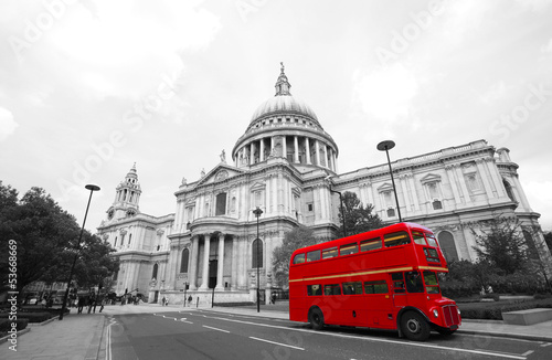 Fototapeta London Routemaster Bus, St Paul's Cathedral