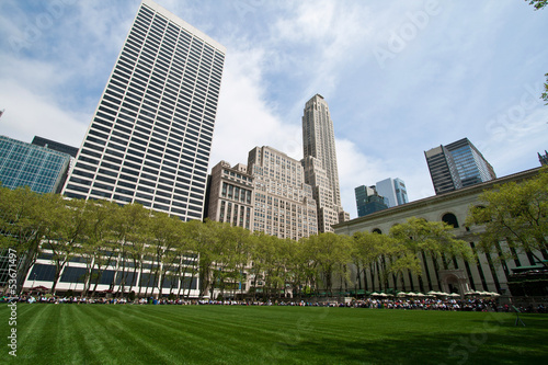 Принти на полотні Bryant Park and sorrounding buildings, New York City