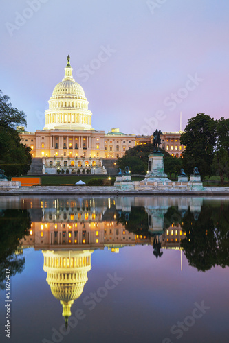 Obraz na płótnie United States Capitol building in Washington, DC w salonie