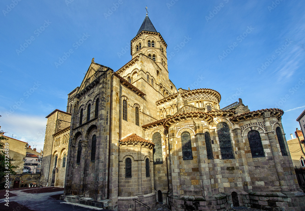 La basilique Notre-Dame du Port à Clermont-Ferrand