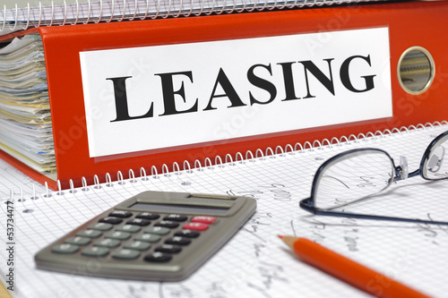 Foto leasing contracts in folder