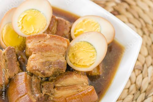 Thit Heo Kho Trung - Vietnamese caramelized pork with eggs