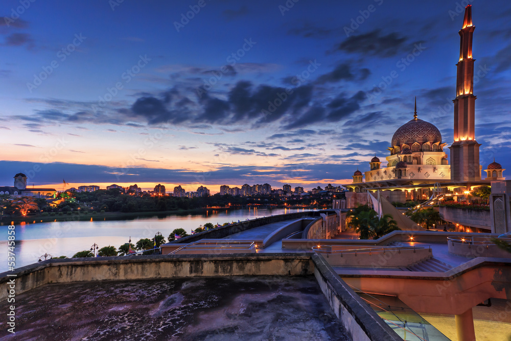 Sunset view of Putrajaya Mosque