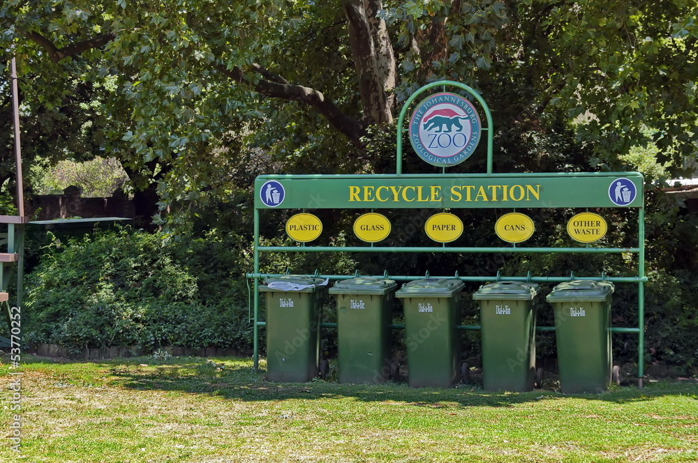 Fototapeta premium Recycle station in Johannesburg zoo
