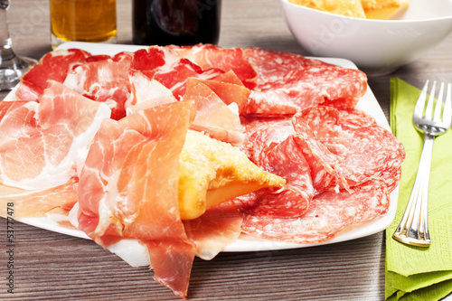 Salumi con gnocco fritto