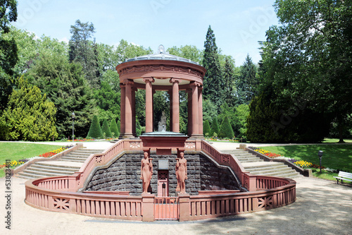 Elisabethenbrunnen Kurpark Bad Homburg photo