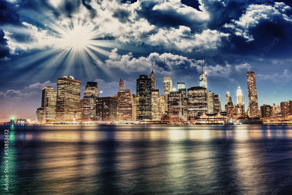 Spectacular sunset view of lower Manhattan skyline from Brooklyn - obrazy, fototapety, plakaty 