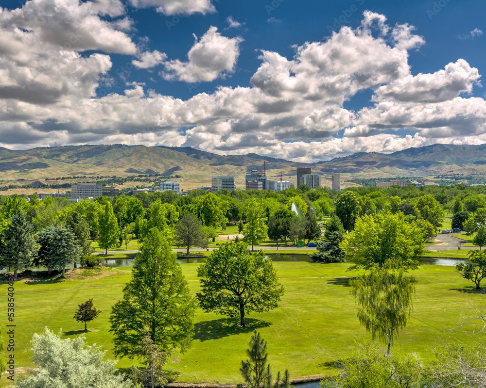 City park in Boise Idaho with the city and mountains