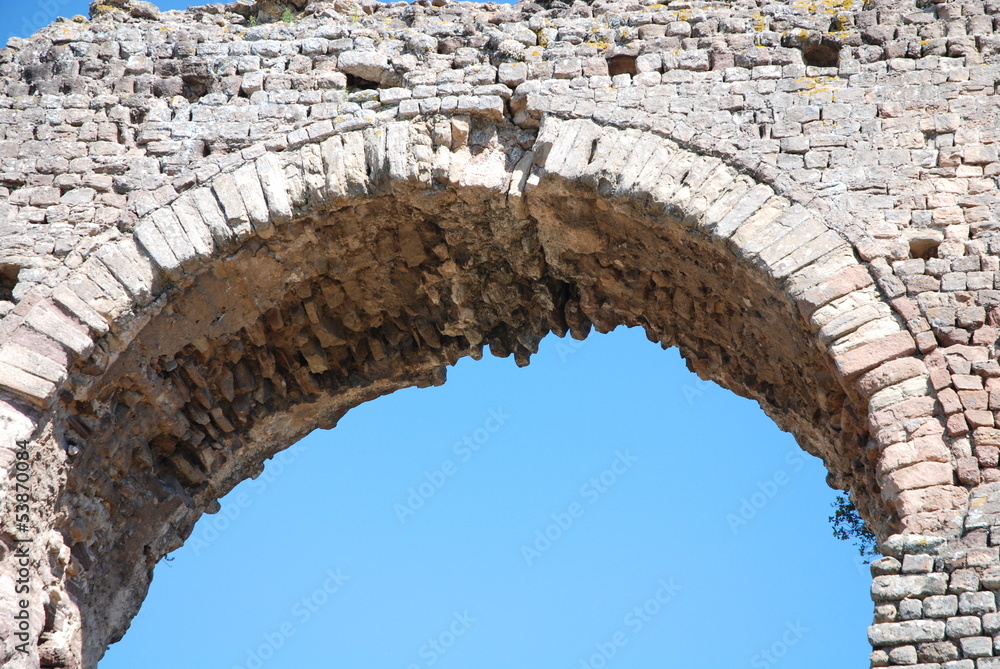 Vestige d’aqueduc romain