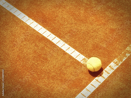 Tennisplatz Linie mit Ball 138