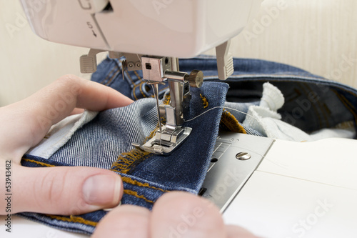 Sewing machine with needle