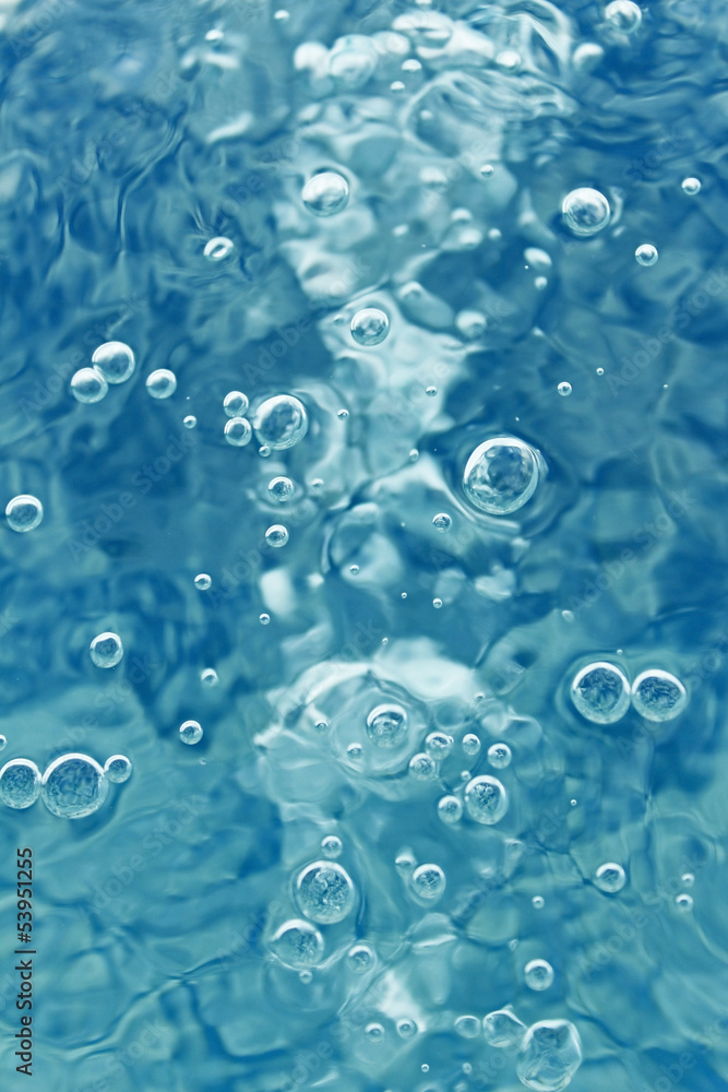 bulles d'air dans l'eau de piscine