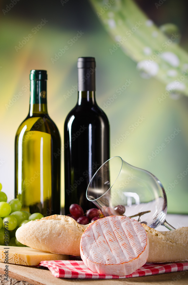 Naklejka premium wein mit essen