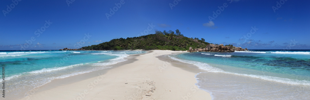 banc de sable et île déserte des seychelles
