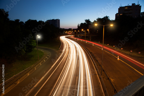 Autobahn bei Nacht