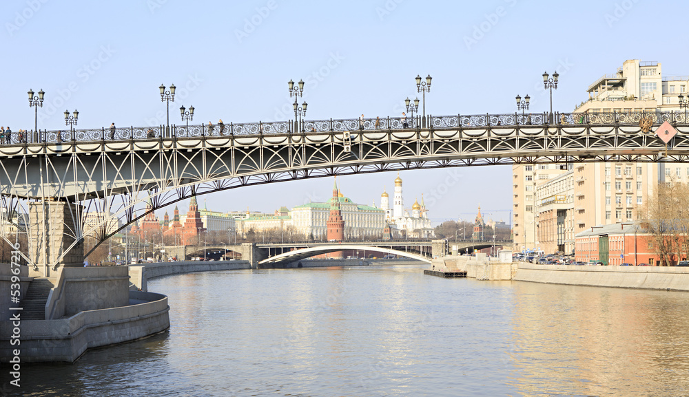 Patriarchal bridge over the Moscow river.