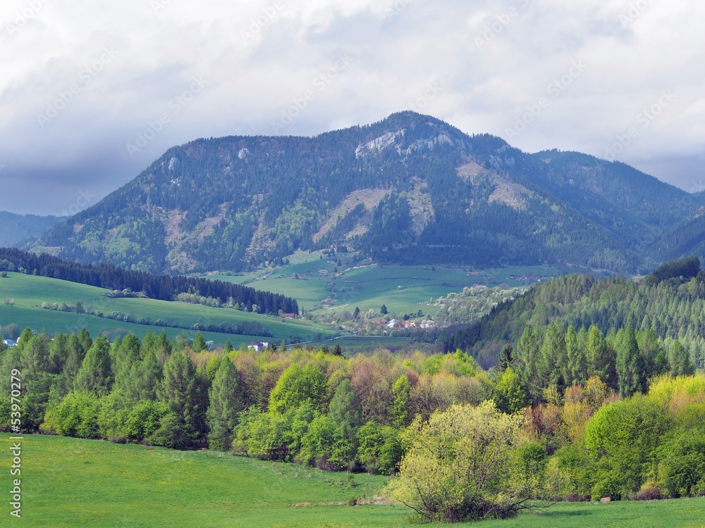 Countryside with Pravnac hill near Bobrovnik