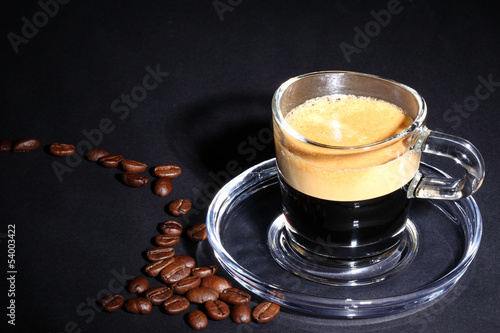 Photos frischer Espresso im Glas