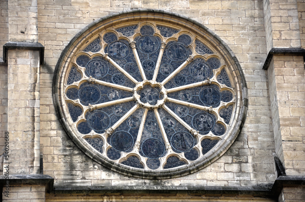 Catedral de Lyon, rosetón de la torre lateral, arte gótico Catedral de Lyon, rosetón de la torre lateral, arte gótico