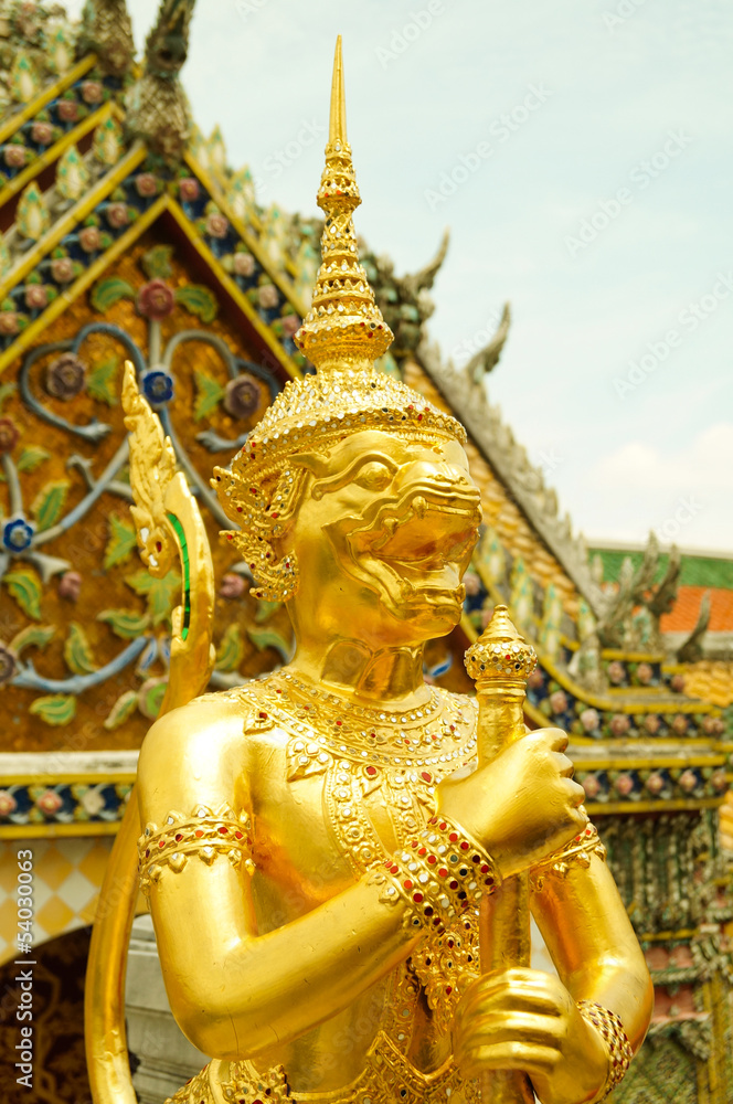 statue in grand palace