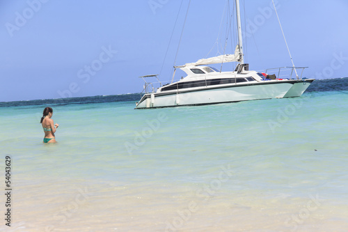 Katamaran-Yacht auf dem Meer