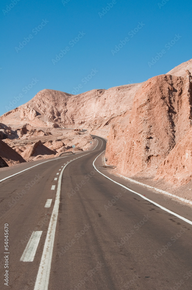 Carretera en el desierto de Atacama (Chile)