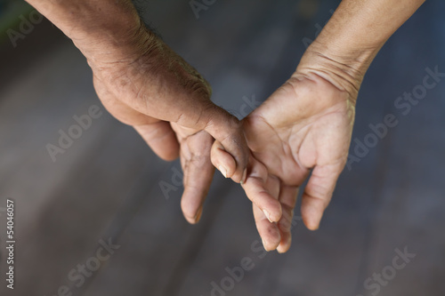 Holding hands,love concept © Bluesky60