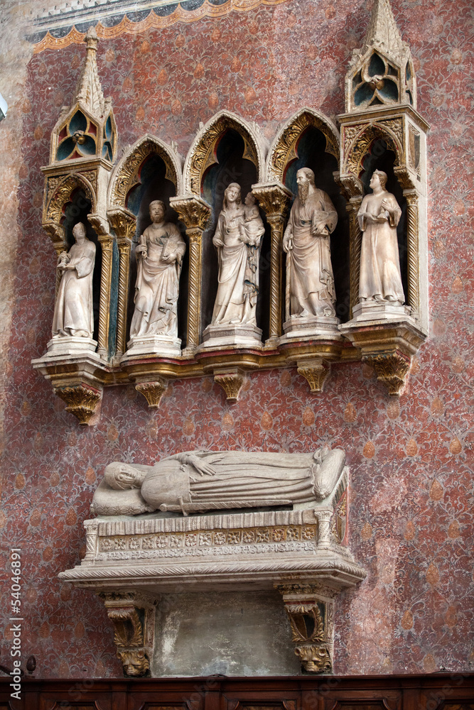 wall tombs in Santi Giovanni e Paolo, Venice