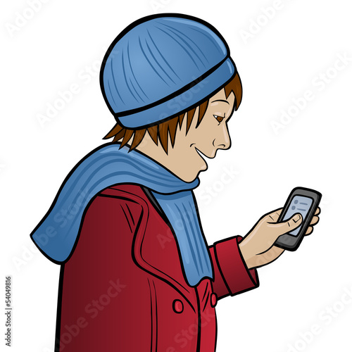 Junge Frau Maria in Seitenansicht mit Smartphone im Winter