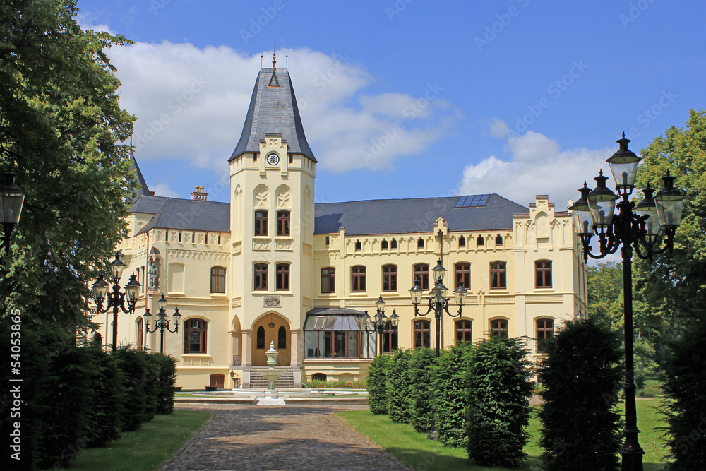 Lützow: Neogotisches Schloss (1876, Mecklenburg)