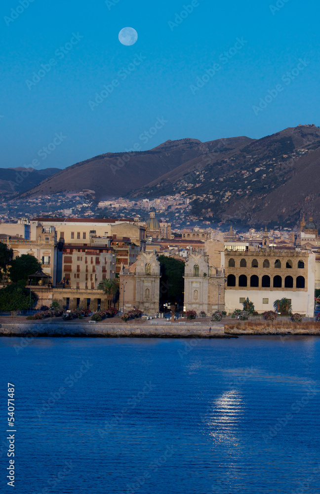 Obraz premium Palermo all'alba