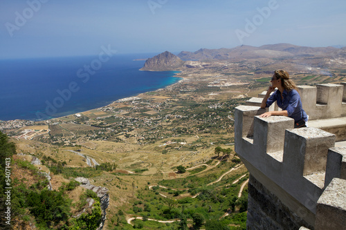 Schilderij op canvas Osservare la costa siciliana dal castello  Erice.