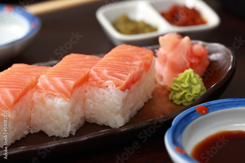 Salmon sushi set