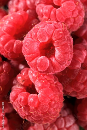 Fototapeta Naklejka Na Ścianę i Meble -  Ripe red raspberries 
