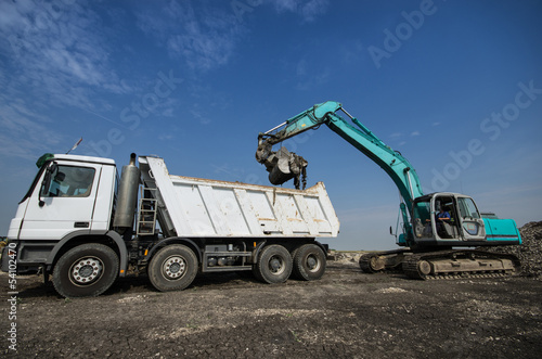 dredger loading truck