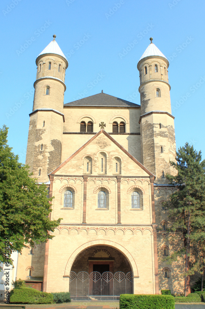 St. Pantaleon Kirche Köln (HDR)