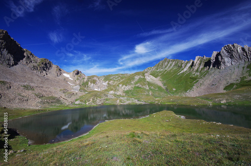 lac de montagne - alpes françaises
