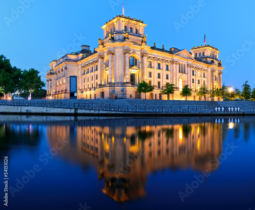 Bild auf Leinwand Reichstag building in Berlin, Germany, at night
