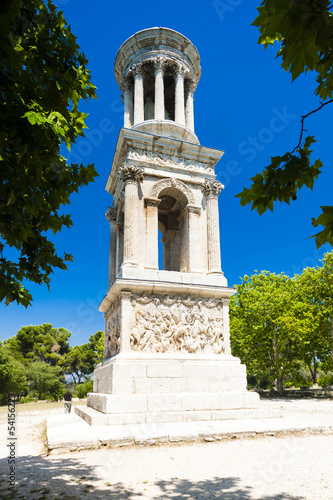 Roman Mausoleum, Glanum, Saint-Remy-de-Provence, Provence, Franc © Richard Semik