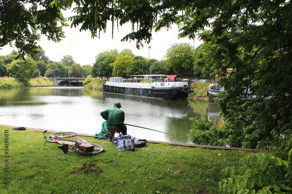 Naklejka premium Lille (Nord) - Pêche le long de la Deule