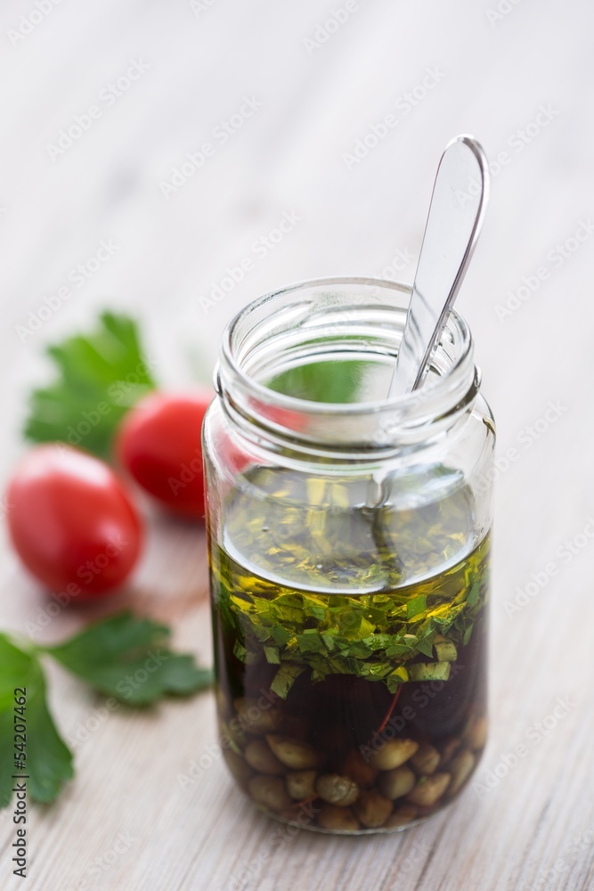 Dressing mit Balsamico und Kapern Dressing mit Balsamico und Kapern