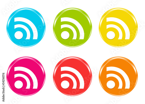 Iconos de colores con símbolo de RSS