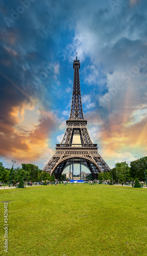 Photography Sunset sky above Eiffel Tower - Paris. La Tour Eiffel from Champ