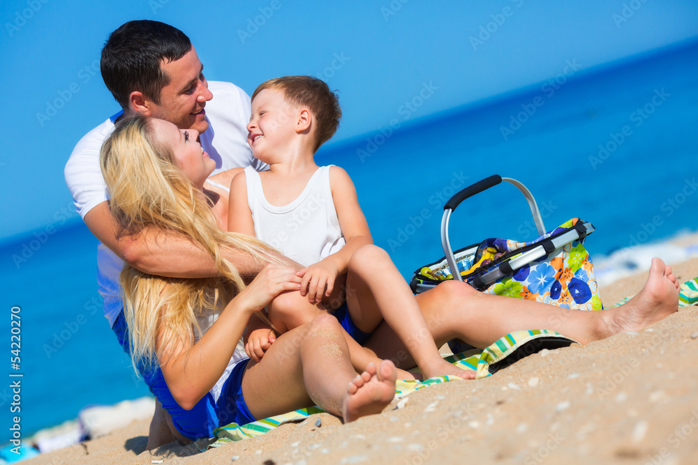 Fototapeta premium Family on the beach