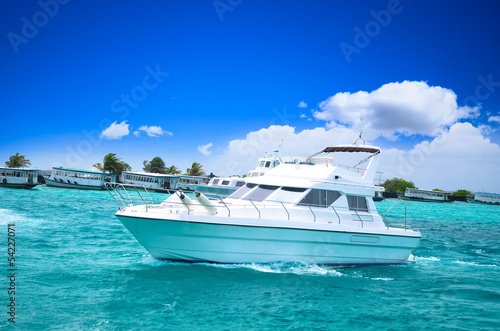 Luxury yatch in beautiful ocean © surangaw