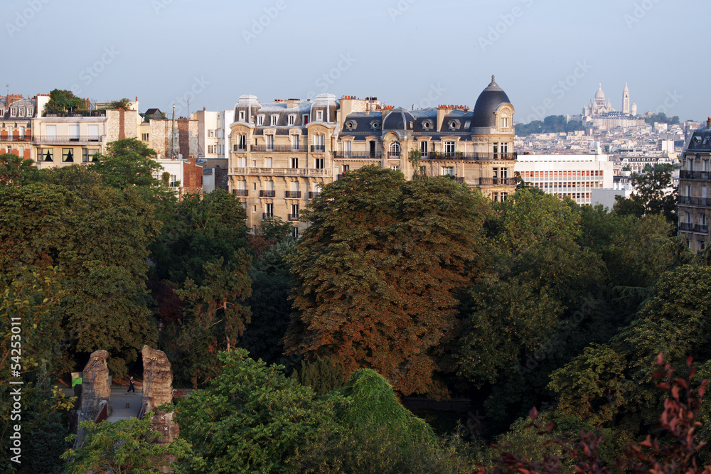 Naklejka premium Parc des buttes chaumont et Sacré coeur