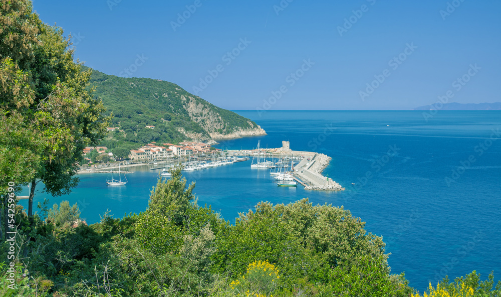 Fototapeta premium Hafen im Urlaubsort Marciana Marina auf der Insel Elba