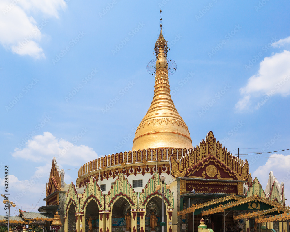 Fototapeta premium Kaba Aye pagoda in Yangon, Burma (Myanmar)