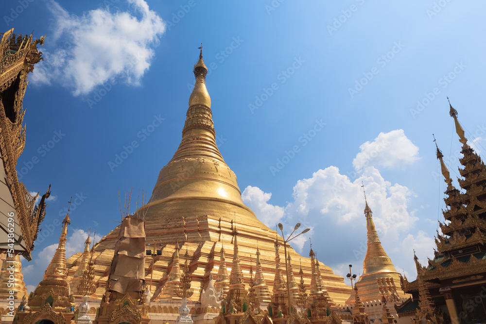 Fototapeta premium Shwedagon pagoda in Yangon, Burma (Myanmar)