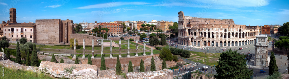 Panoramic view of Colosseo arc of Constantine and Venus temple